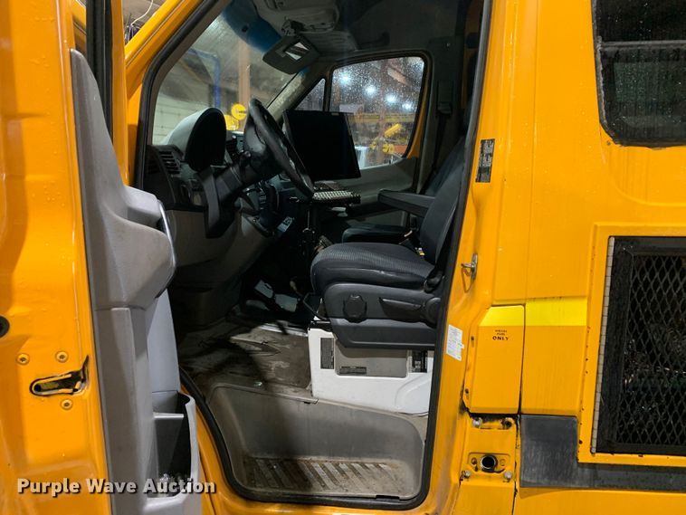 image for item MM9721 2008 Dodge Sprinter 3500  road analyzer van