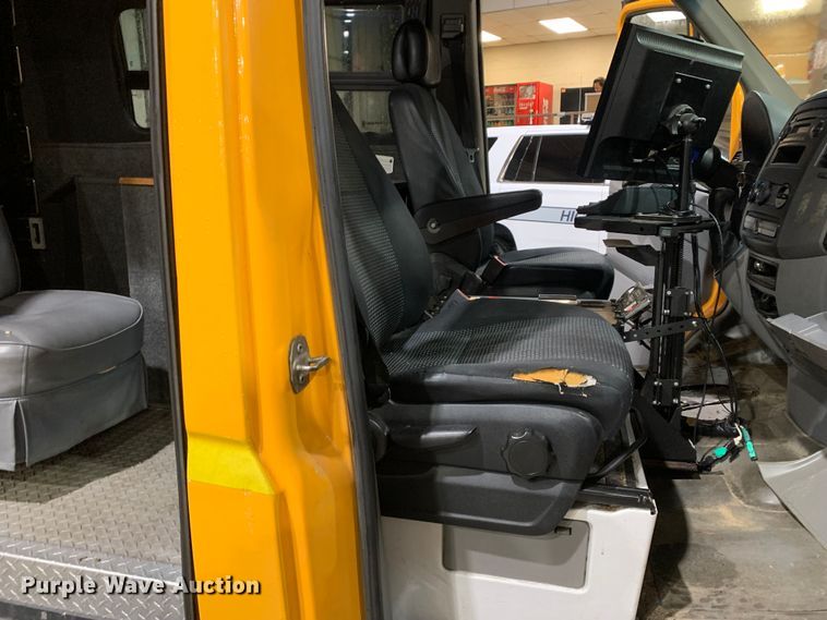 image for item MM9721 2008 Dodge Sprinter 3500  road analyzer van