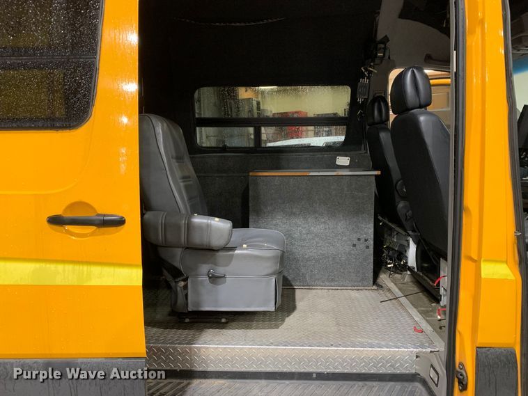 image for item MM9721 2008 Dodge Sprinter 3500  road analyzer van