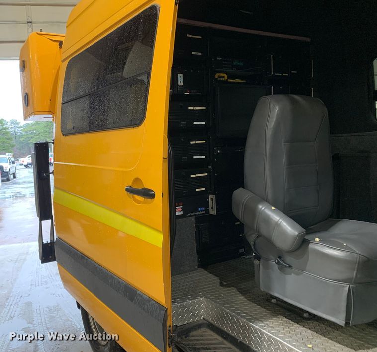 image for item MM9721 2008 Dodge Sprinter 3500  road analyzer van