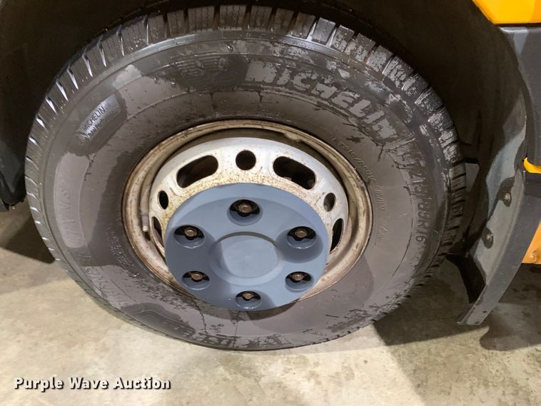 image for item MM9721 2008 Dodge Sprinter 3500  road analyzer van