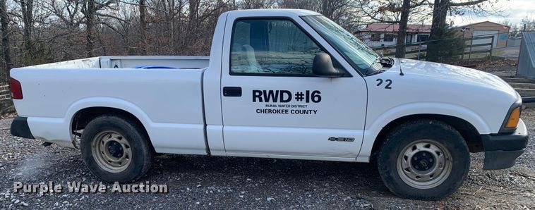 image for item MM9746 1997 Chevrolet S10  pickup truck