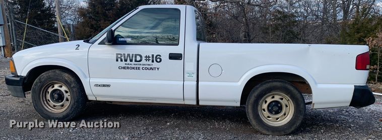 image for item MM9746 1997 Chevrolet S10  pickup truck