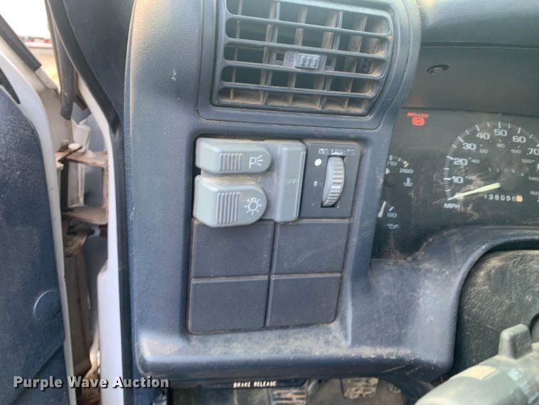 image for item MM9746 1997 Chevrolet S10  pickup truck