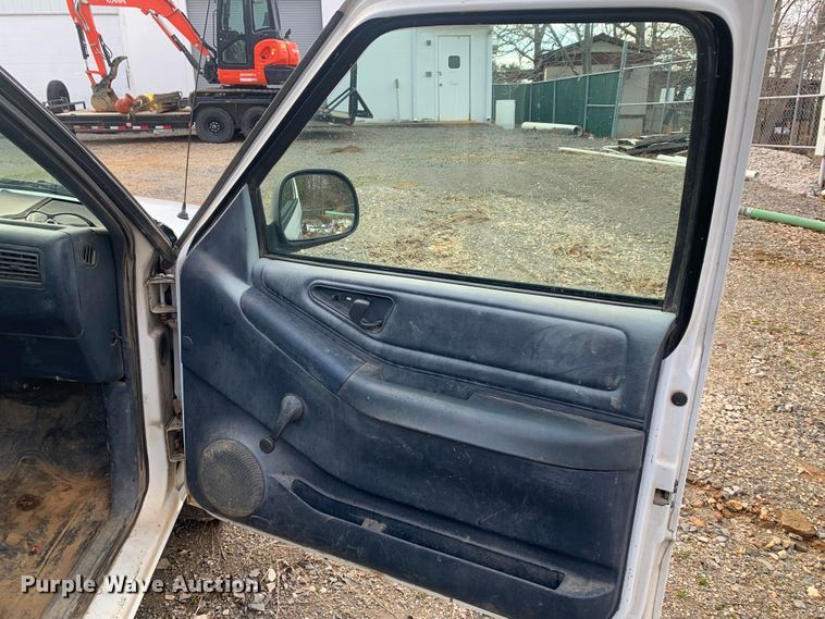 image for item MM9746 1997 Chevrolet S10  pickup truck