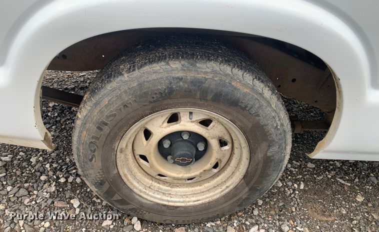 image for item MM9746 1997 Chevrolet S10  pickup truck