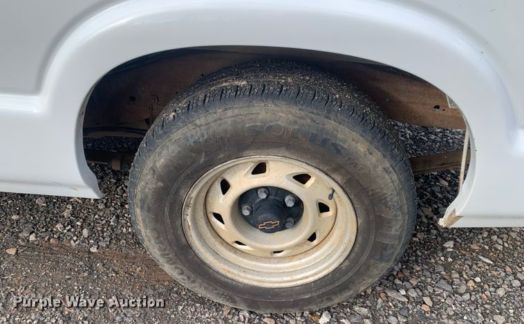 image for item MM9746 1997 Chevrolet S10  pickup truck