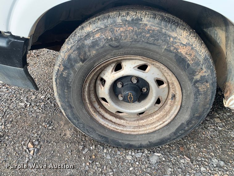 image for item MM9746 1997 Chevrolet S10  pickup truck