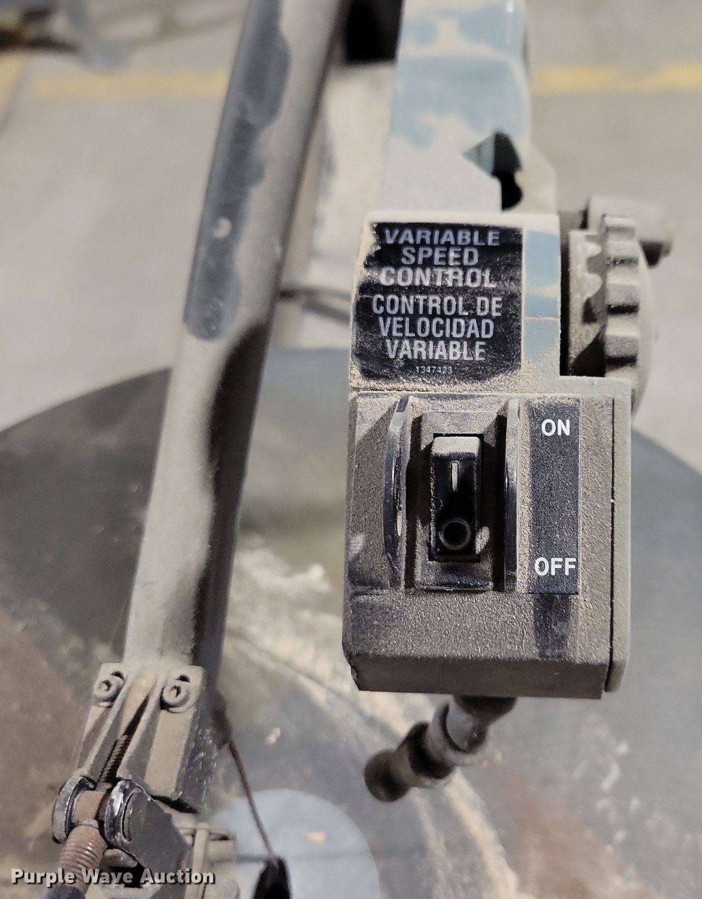 Delta Q3 18" scroll saw in Des Moines, IA Item IO9381 sold Purple Wave