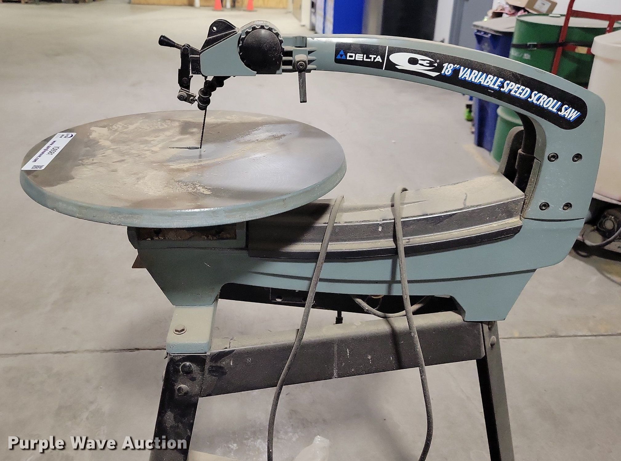 Delta Q3 18" scroll saw in Des Moines, IA Item IO9381 sold Purple Wave