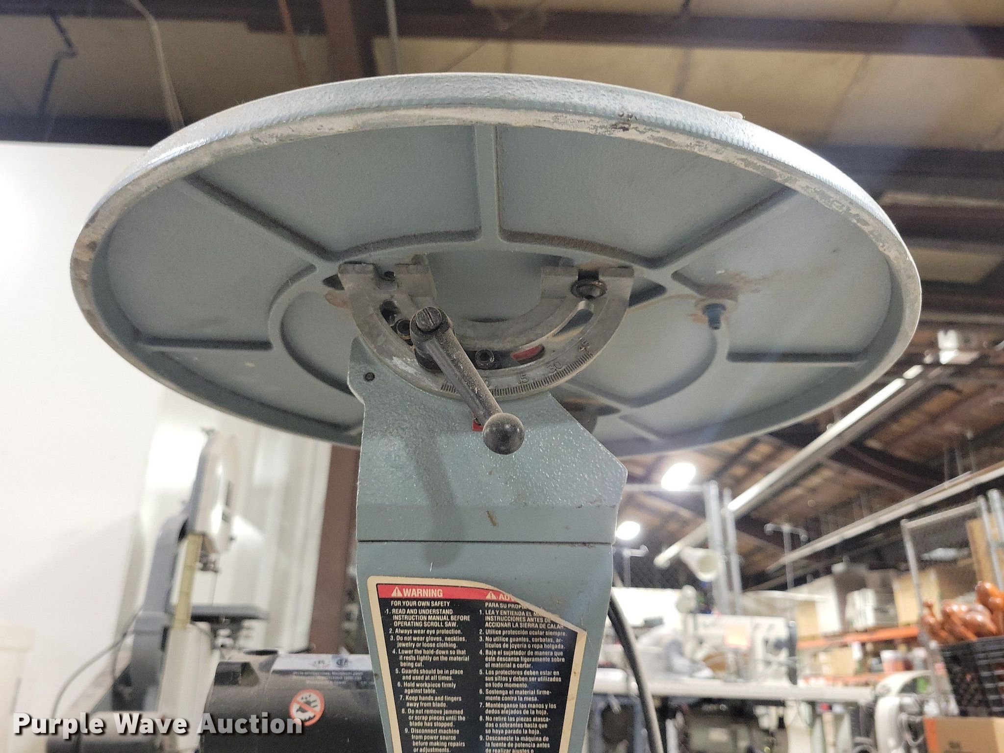 Delta Q3 18" scroll saw in Des Moines, IA Item IO9381 sold Purple Wave