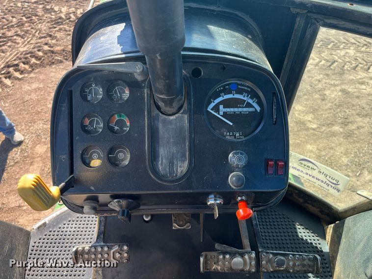 image for item DG5393 1976 John Deere 4630  tractor