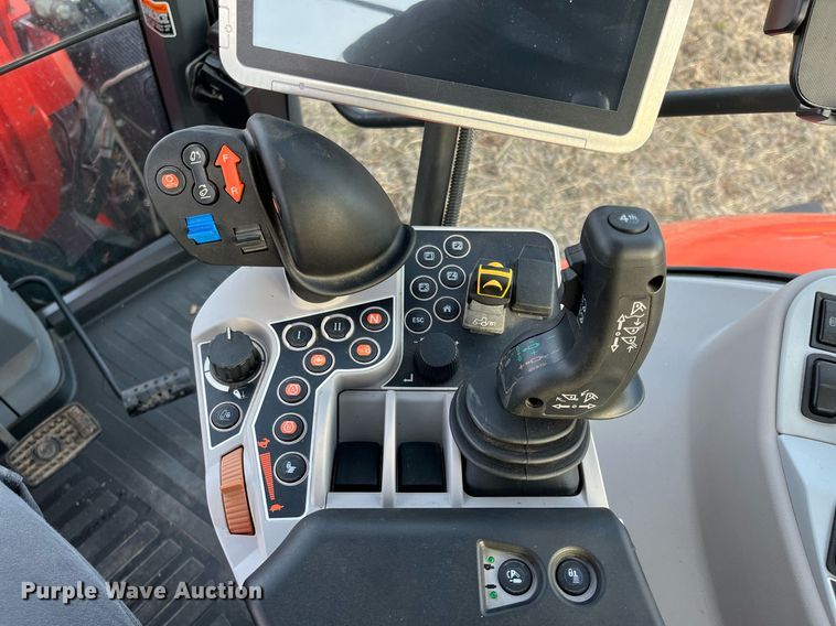 image for item DG5417 2018 Kubota M7-171  MFWD tractor