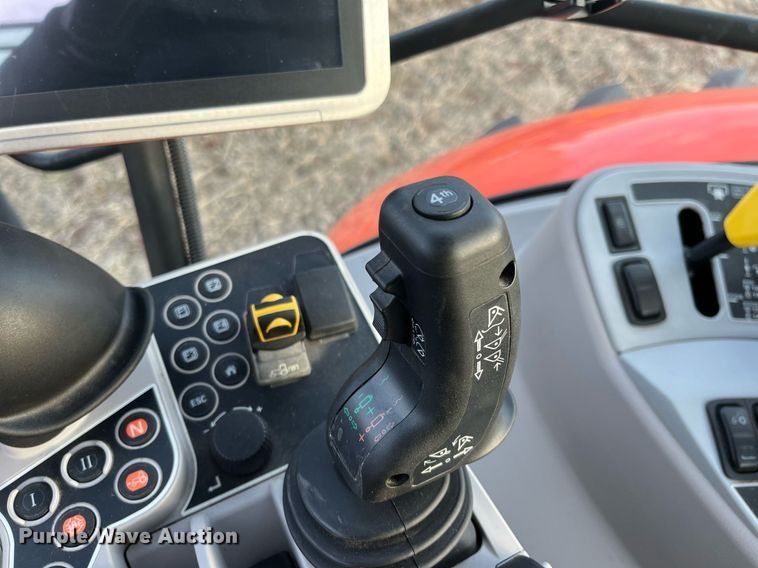 image for item DG5417 2018 Kubota M7-171  MFWD tractor