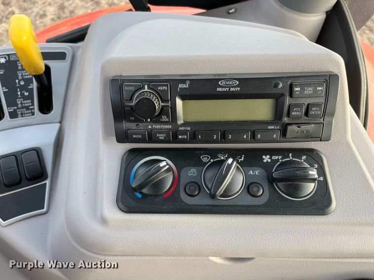 image for item DG5417 2018 Kubota M7-171  MFWD tractor