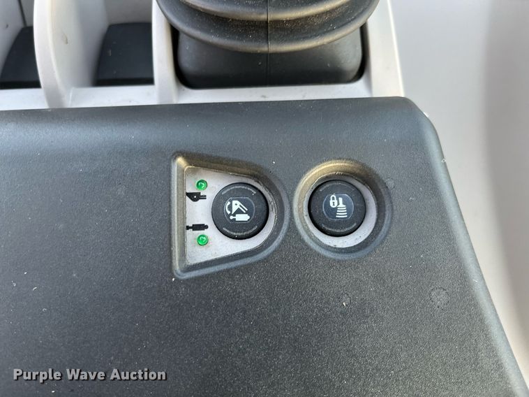 image for item DG5417 2018 Kubota M7-171  MFWD tractor