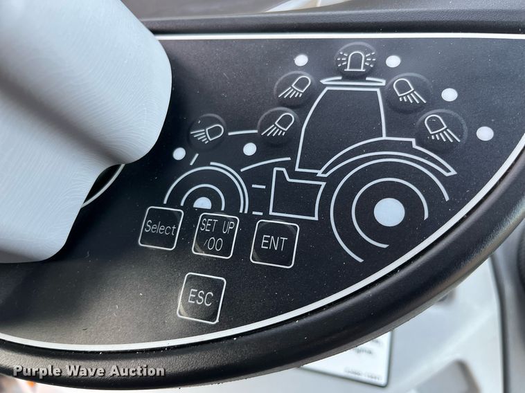 image for item DG5417 2018 Kubota M7-171  MFWD tractor