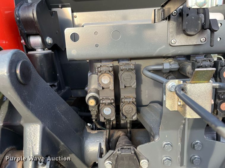 image for item DG5417 2018 Kubota M7-171  MFWD tractor