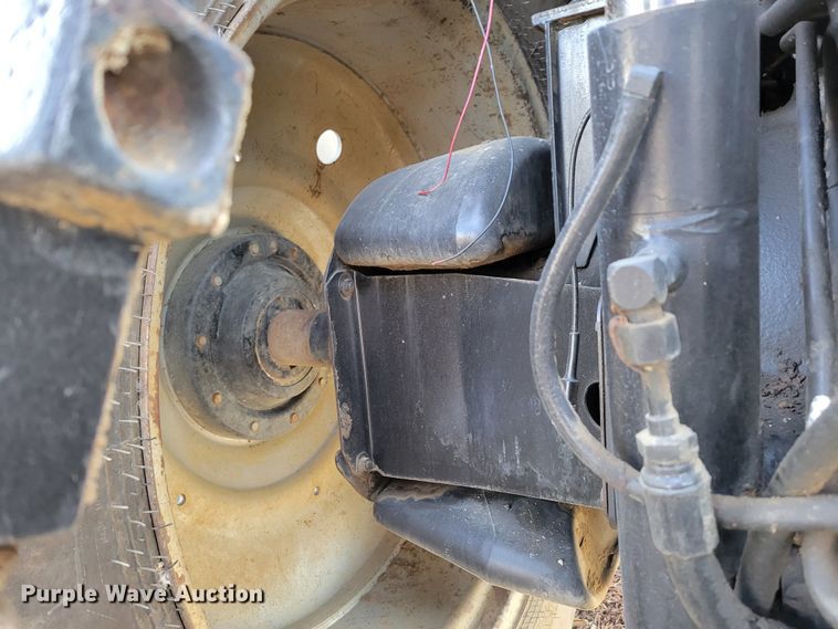 image for item DM8227 1998 Case IH 8940  MFWD tractor