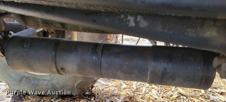 image for item DM8227 1998 Case IH 8940  MFWD tractor