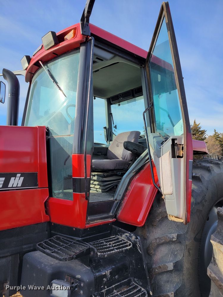 image for item DM8227 1998 Case IH 8940  MFWD tractor