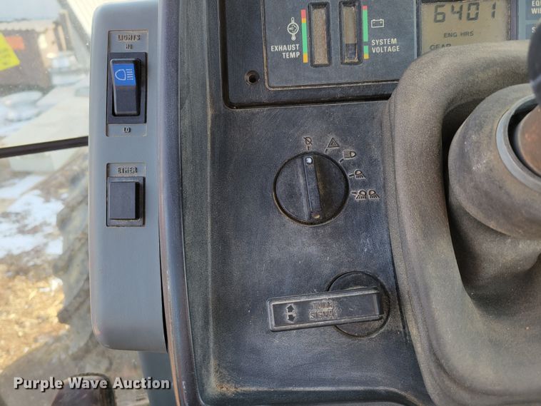 image for item DM8227 1998 Case IH 8940  MFWD tractor