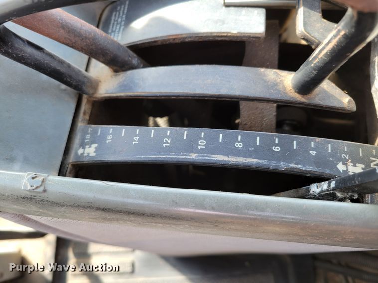 image for item DM8227 1998 Case IH 8940  MFWD tractor