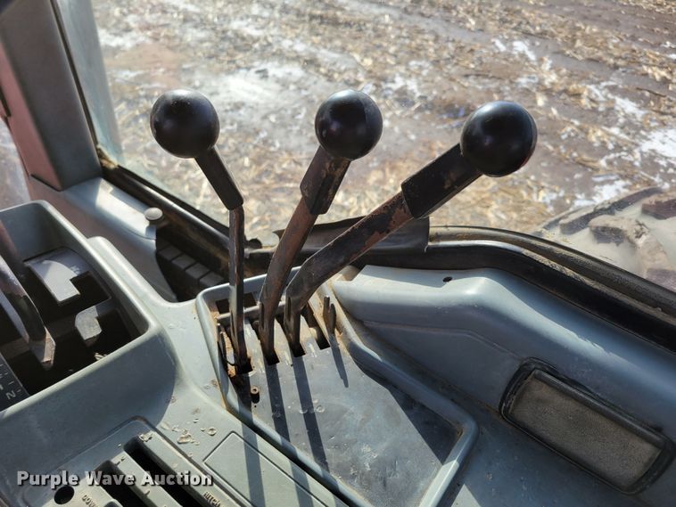 image for item DM8227 1998 Case IH 8940  MFWD tractor