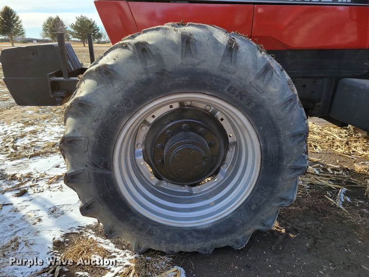 image for item DM8227 1998 Case IH 8940  MFWD tractor