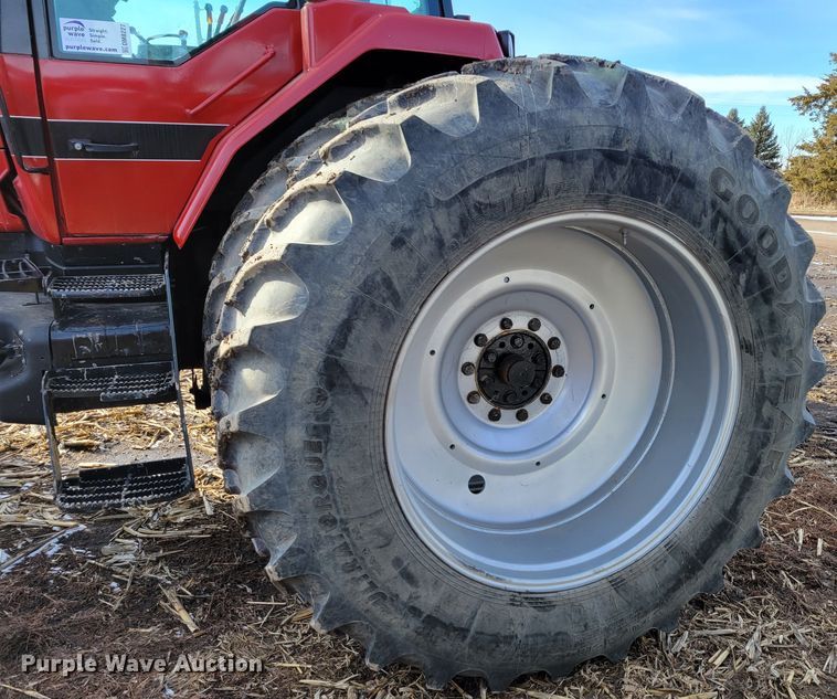 image for item DM8227 1998 Case IH 8940  MFWD tractor