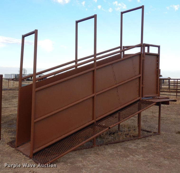 image for item DN6286 Shop built  livestock loading chute
