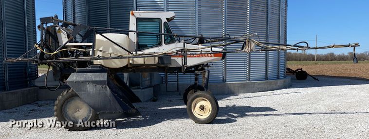 image for item DN8234 Melroe 230  sprayer