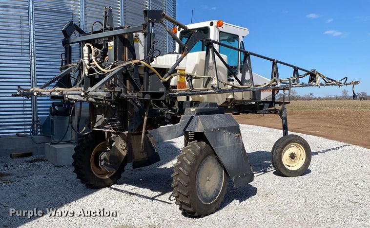 image for item DN8234 Melroe 230  sprayer