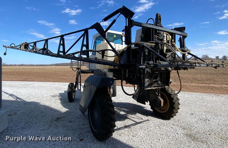 image for item DN8234 Melroe 230  sprayer