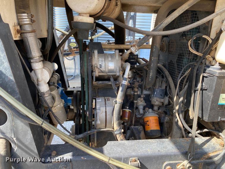 image for item DN8234 Melroe 230  sprayer