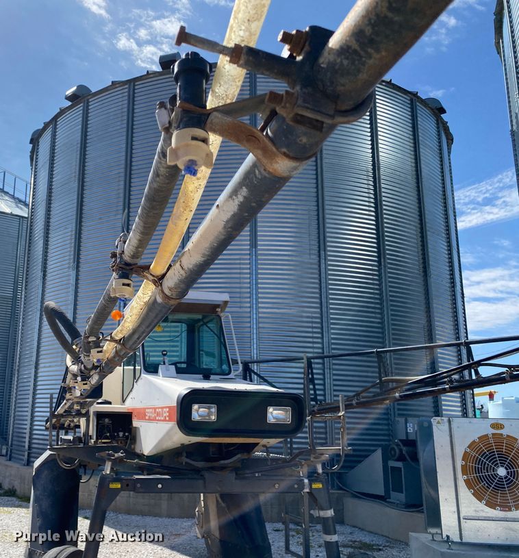 image for item DN8234 Melroe 230  sprayer