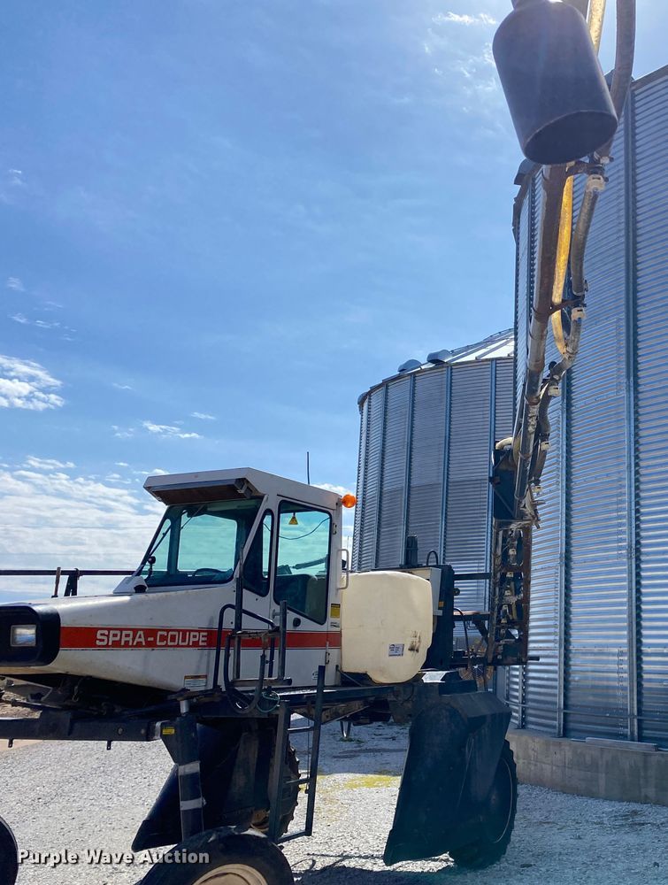 image for item DN8234 Melroe 230  sprayer