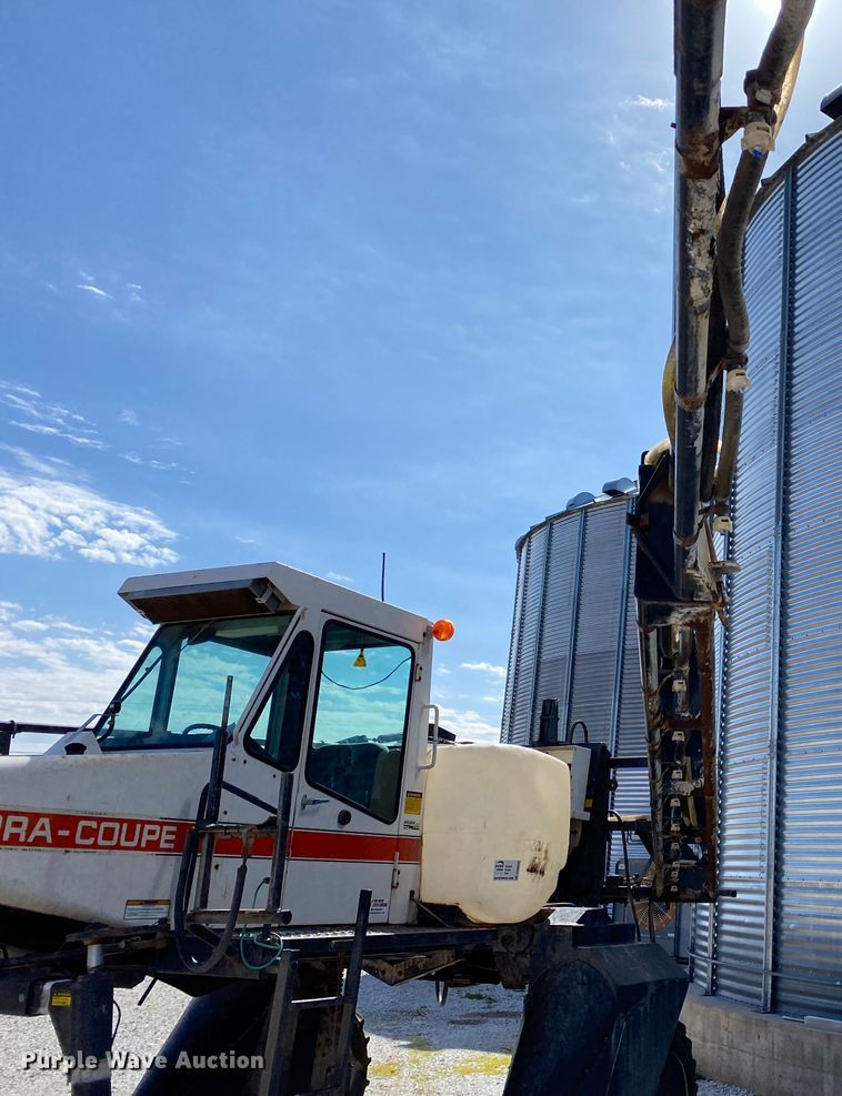 image for item DN8234 Melroe 230  sprayer