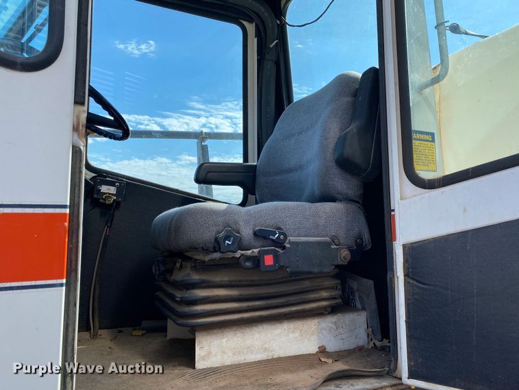 image for item DN8234 Melroe 230  sprayer