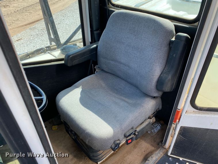 image for item DN8234 Melroe 230  sprayer