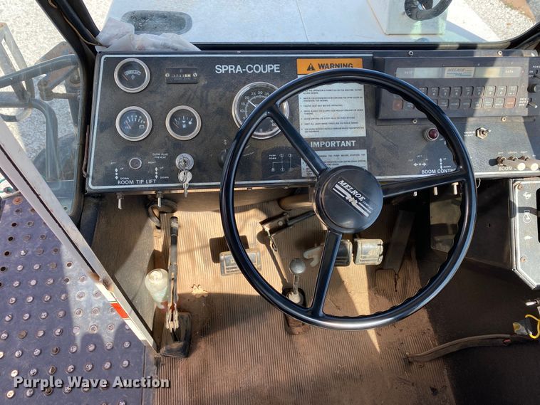 image for item DN8234 Melroe 230  sprayer