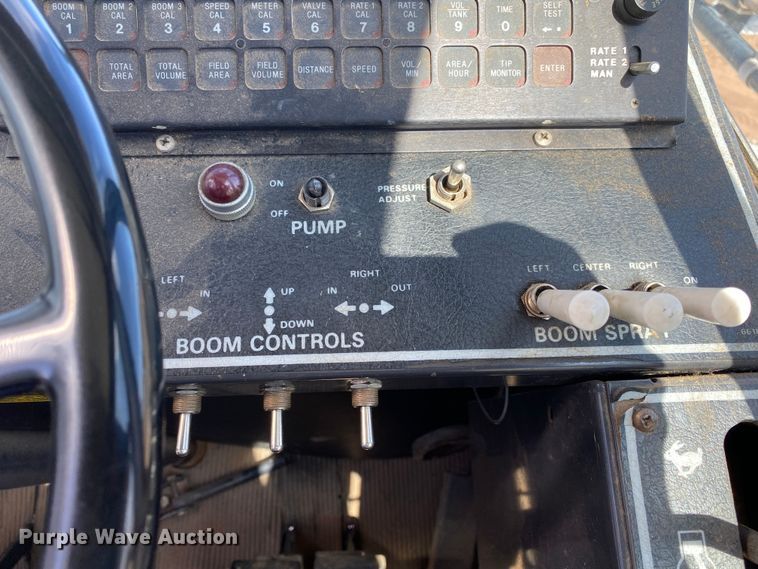 image for item DN8234 Melroe 230  sprayer