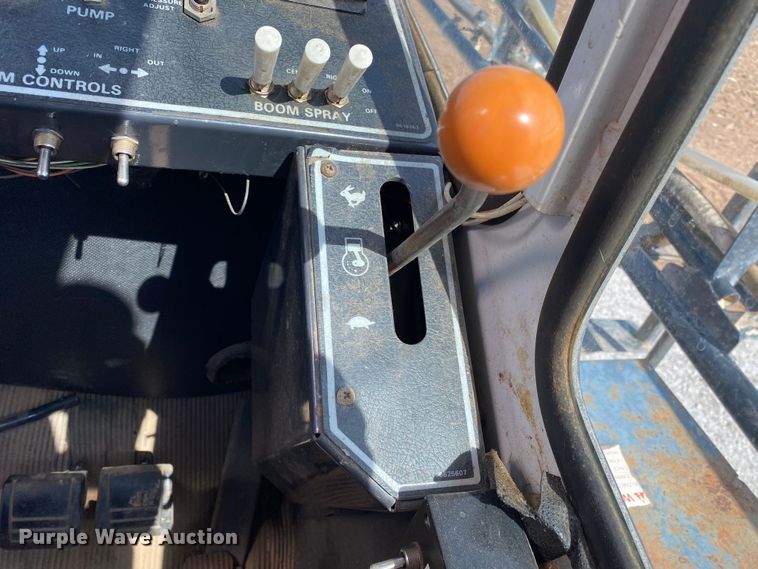 image for item DN8234 Melroe 230  sprayer