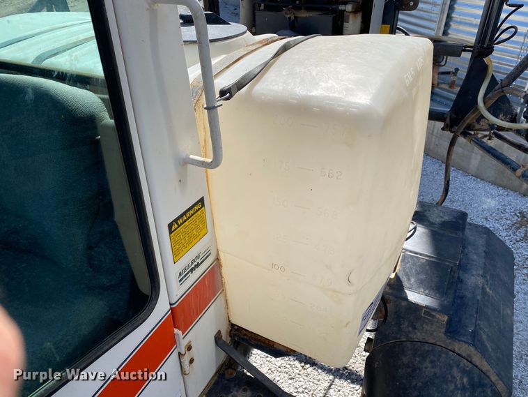 image for item DN8234 Melroe 230  sprayer