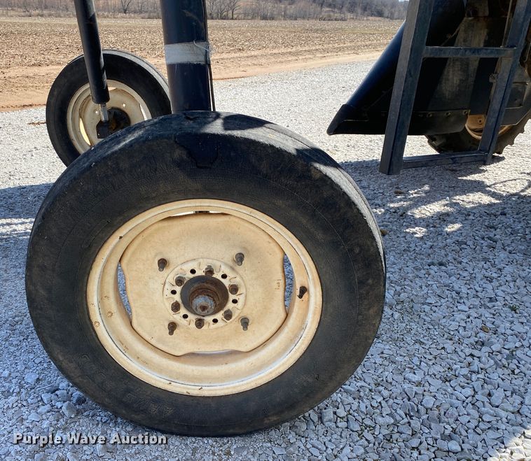 image for item DN8234 Melroe 230  sprayer