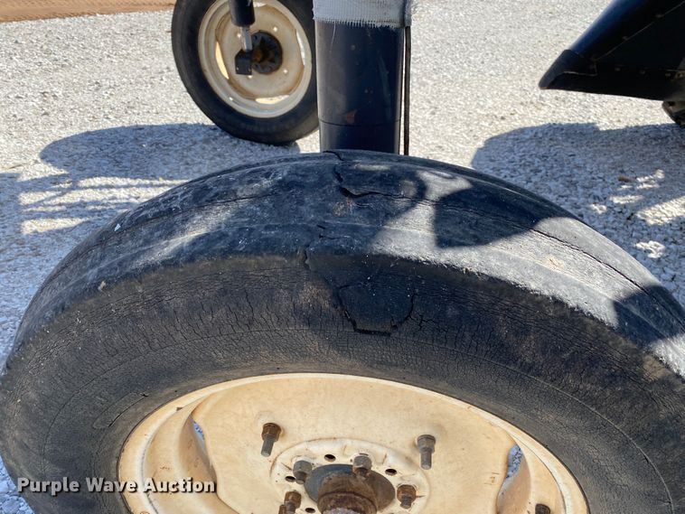 image for item DN8234 Melroe 230  sprayer