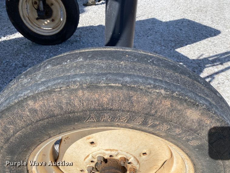 image for item DN8234 Melroe 230  sprayer