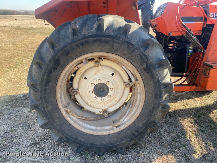 image for item DN8238 1984 Allis Chalmers 6140  tractor