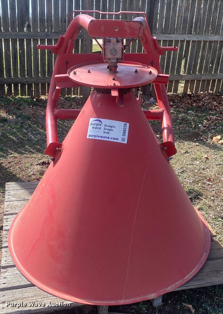 image for item DN8239 Spreader