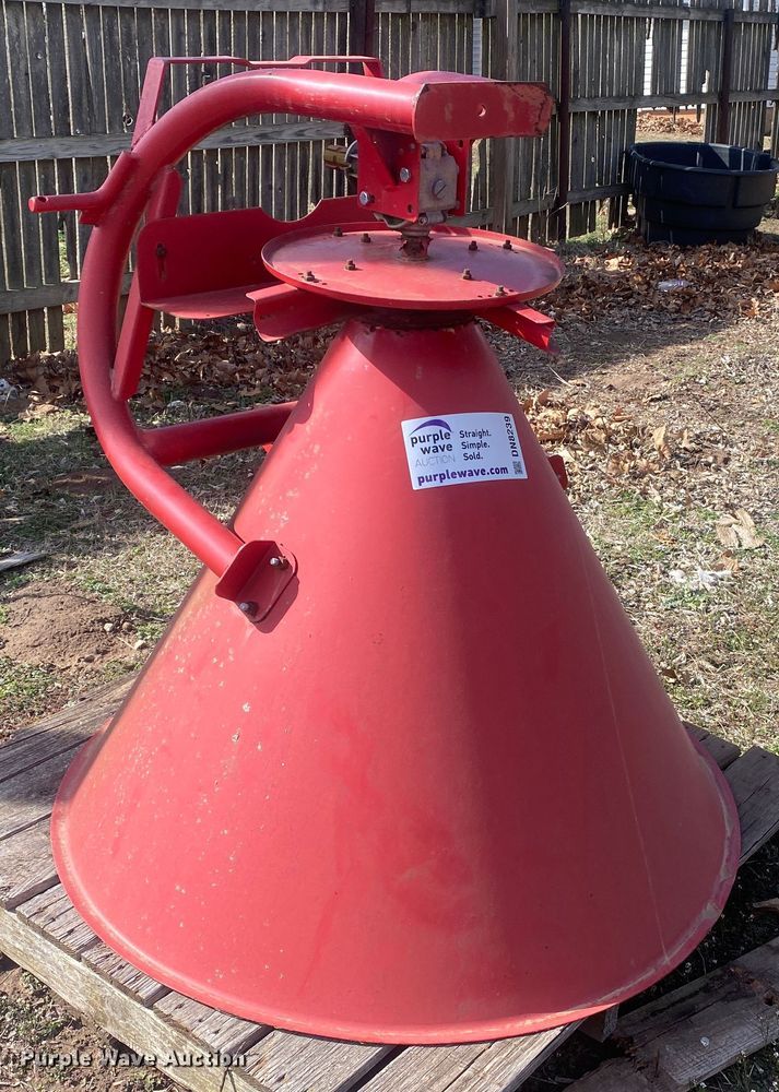 image for item DN8239 Spreader